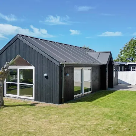 Meike - 700m From The Sea By Interhome